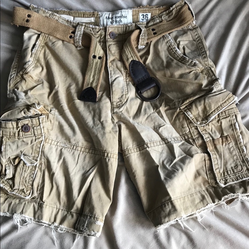 Abercrombie & Fitch light brown cargo shorts 36